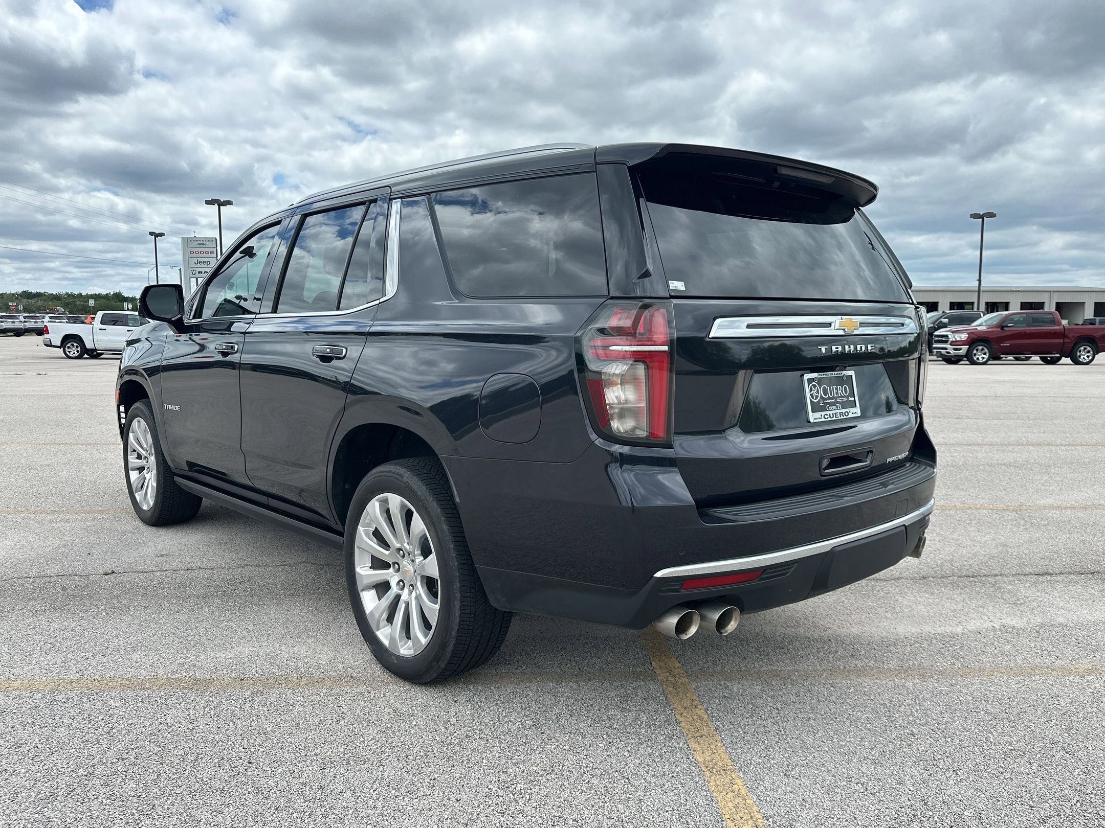 Used 2024 Chevrolet Tahoe Premier AWD/4WD image 3