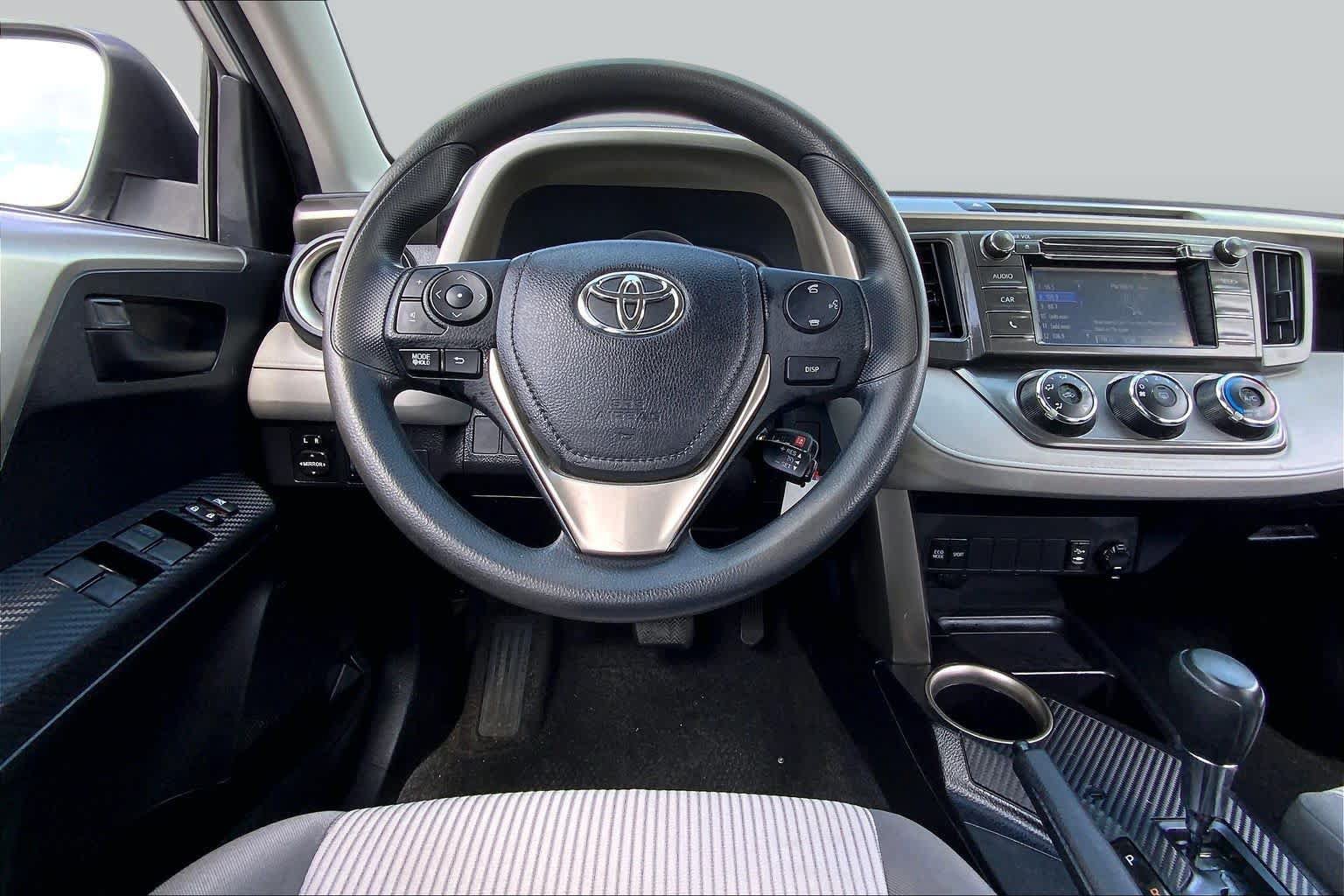 Used 2015 Toyota RAV4 LE FWD image 6