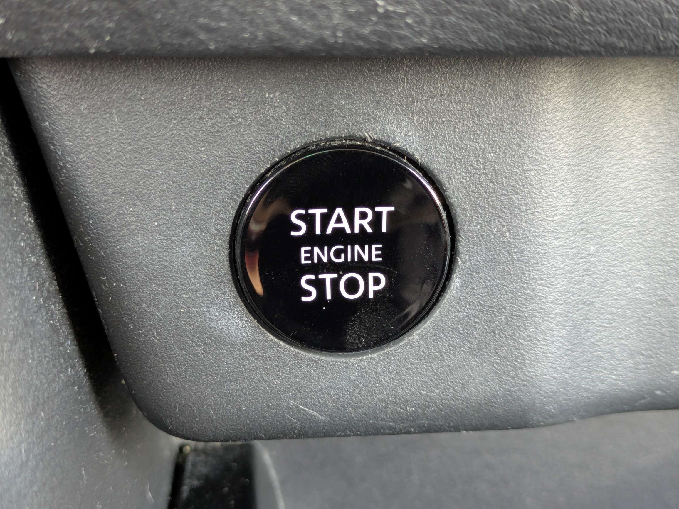 Used 2024 Nissan Rogue S FWD image 25