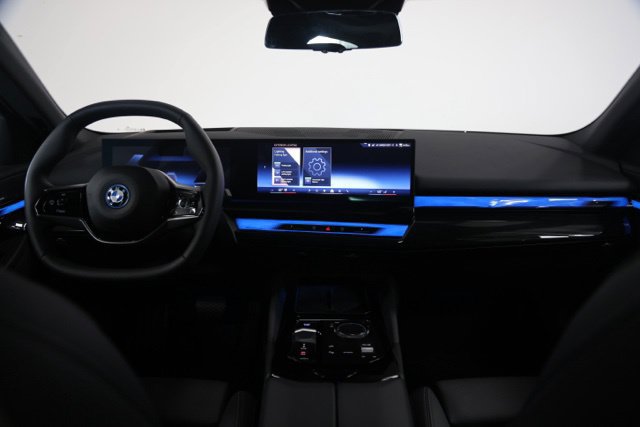 Used 2024 BMW i5 eDrive40i w/ Premium Package RWD image 37