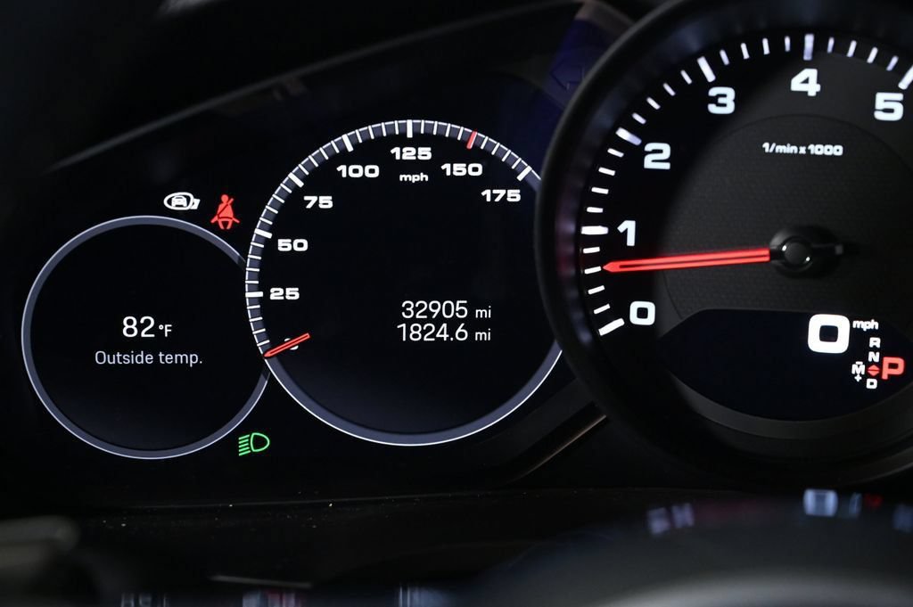 Certified 2023 Porsche Cayenne Platinum Edition AWD/4WD image 14