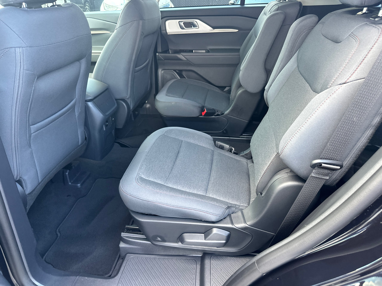 New 2026 Ford Explorer Active RWD image 21