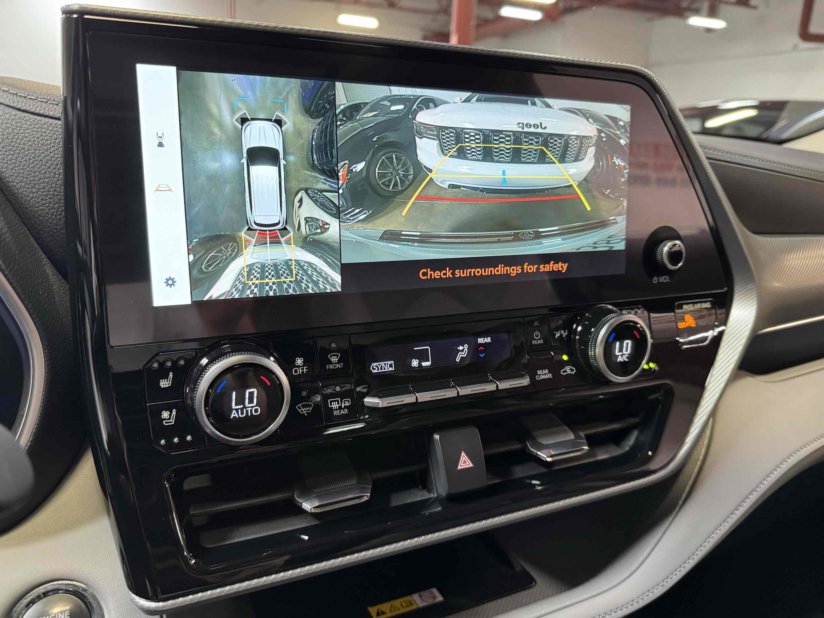 Used 2023 Toyota Highlander Platinum image 9