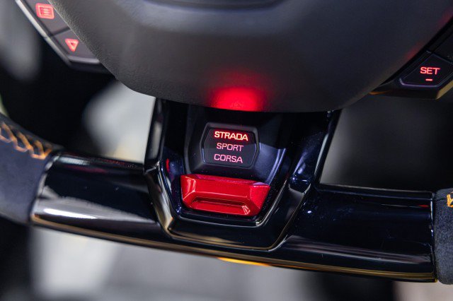 Used 2018 Lamborghini Huracan Performante AWD/4WD image 52