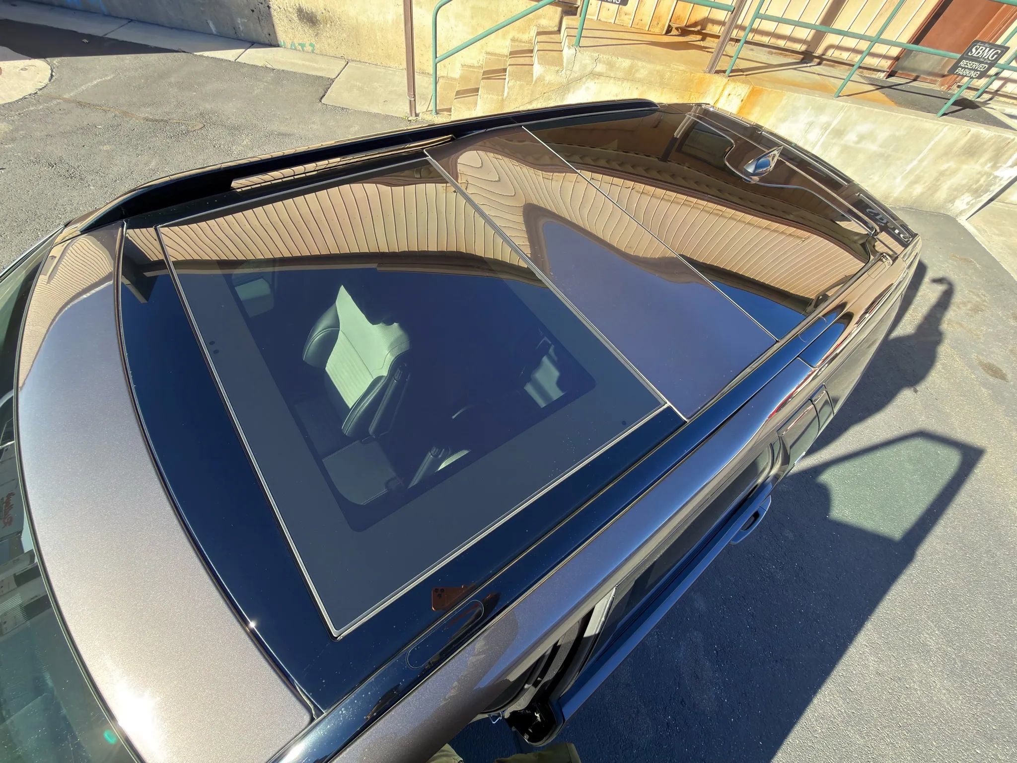 Used 2023 Land Rover Discovery Metropolitan Edition image 40