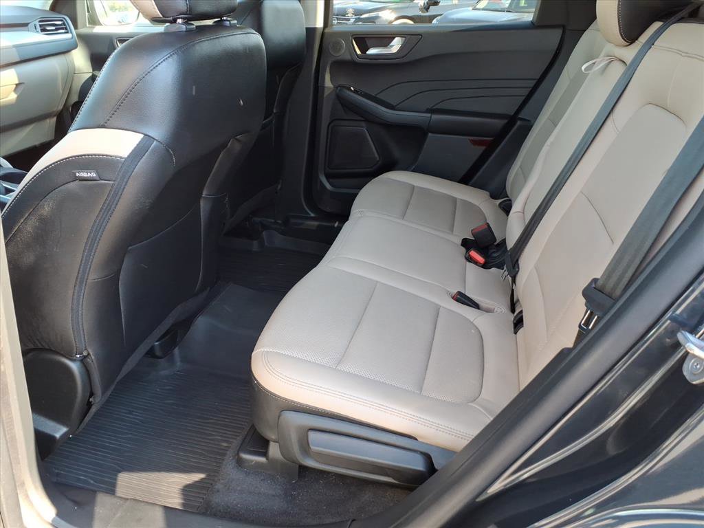 Used 2022 Ford Escape SEL w/ Technology Package AWD/4WD image 5