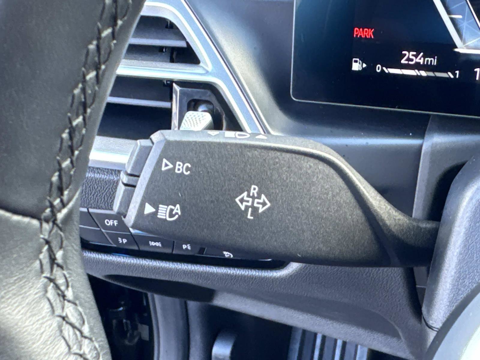 Used 2025 BMW 430i 430i Coupe RWD w/ M Sport Package image 23