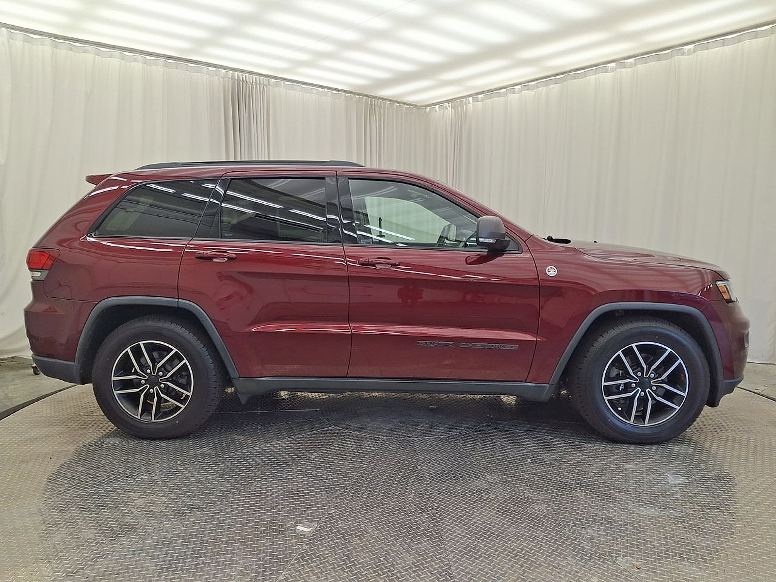 Used 2019 Jeep Grand Cherokee Trailhawk AWD/4WD image 26