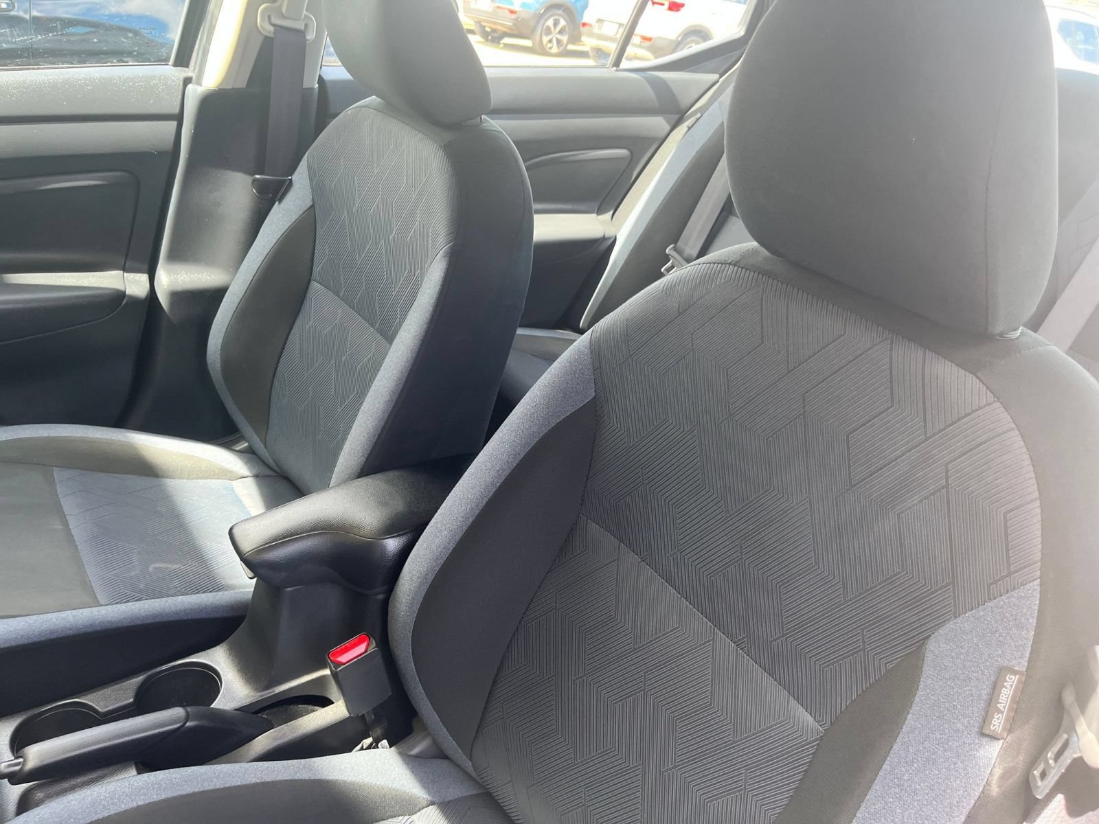 Used 2025 Nissan Versa SV FWD image 33
