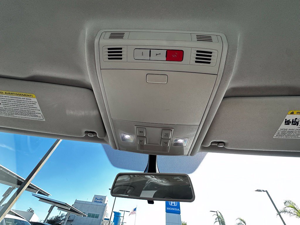 Used 2016 Volkswagen e-Golf SE FWD image 32