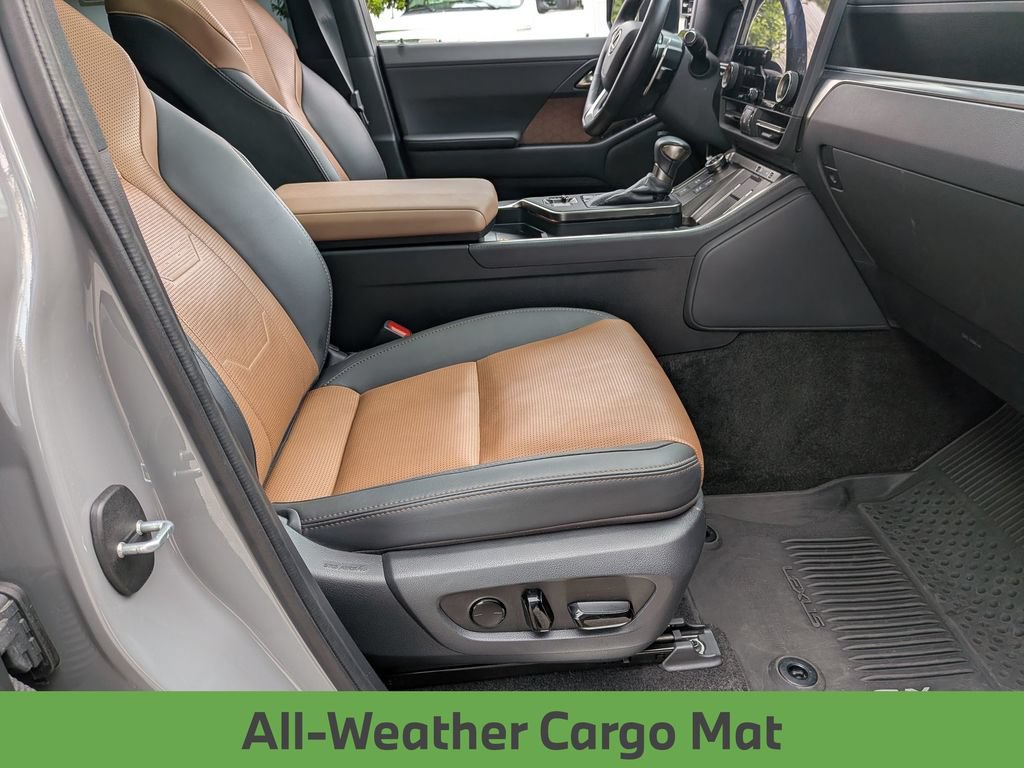 Used 2024 Lexus GX 550 w/ Accessory Package (2T) AWD/4WD image 31