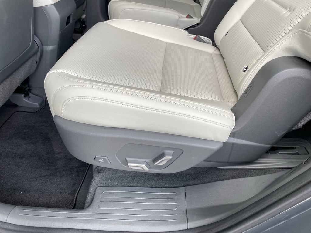 Used 2024 Hyundai Santa Fe Calligraphy FWD image 32