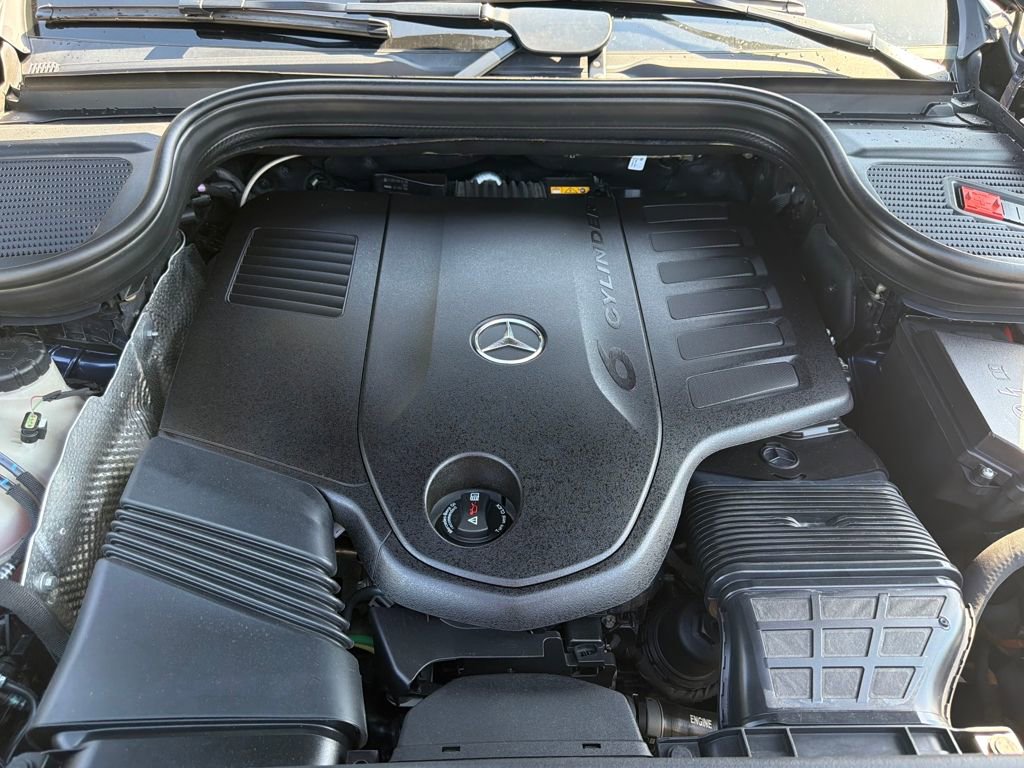 Certified 2024 Mercedes-Benz GLS 450 4MATIC image 18