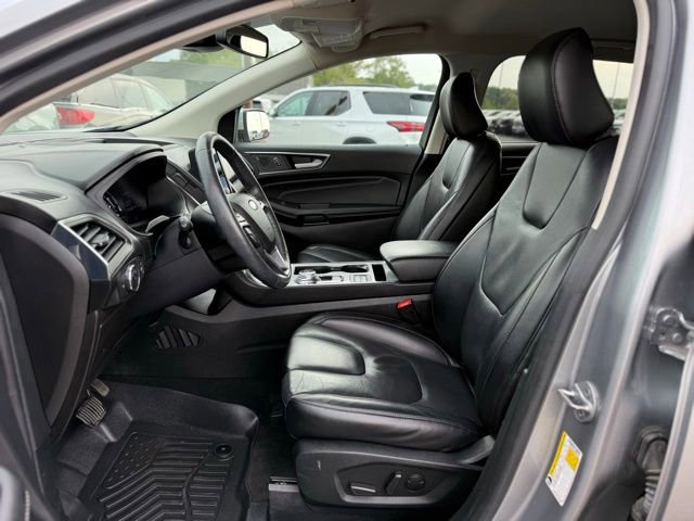 Used 2022 Ford Edge Titanium AWD/4WD image 12