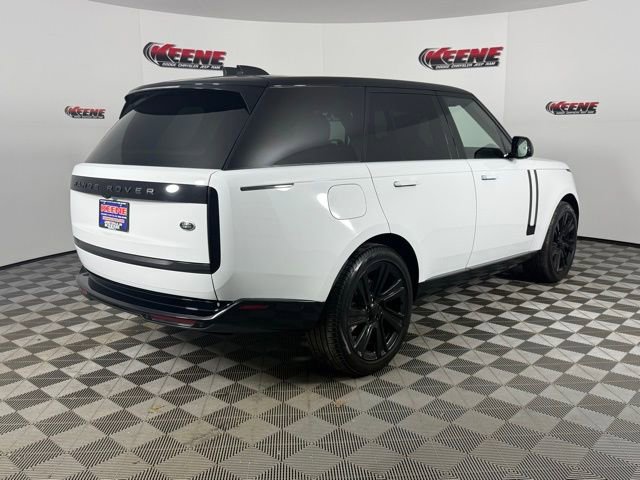 Used 2023 Land Rover Range Rover SE image 3