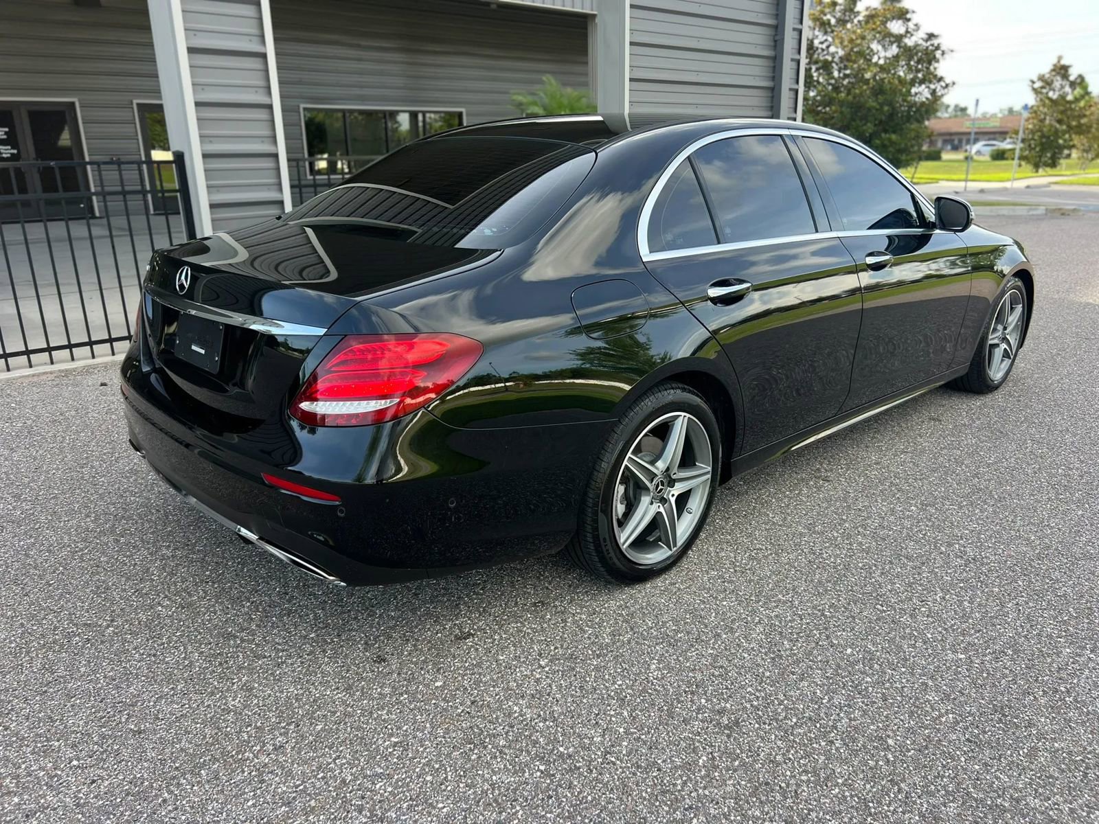 Used 2018 Mercedes-Benz E 300 image 8