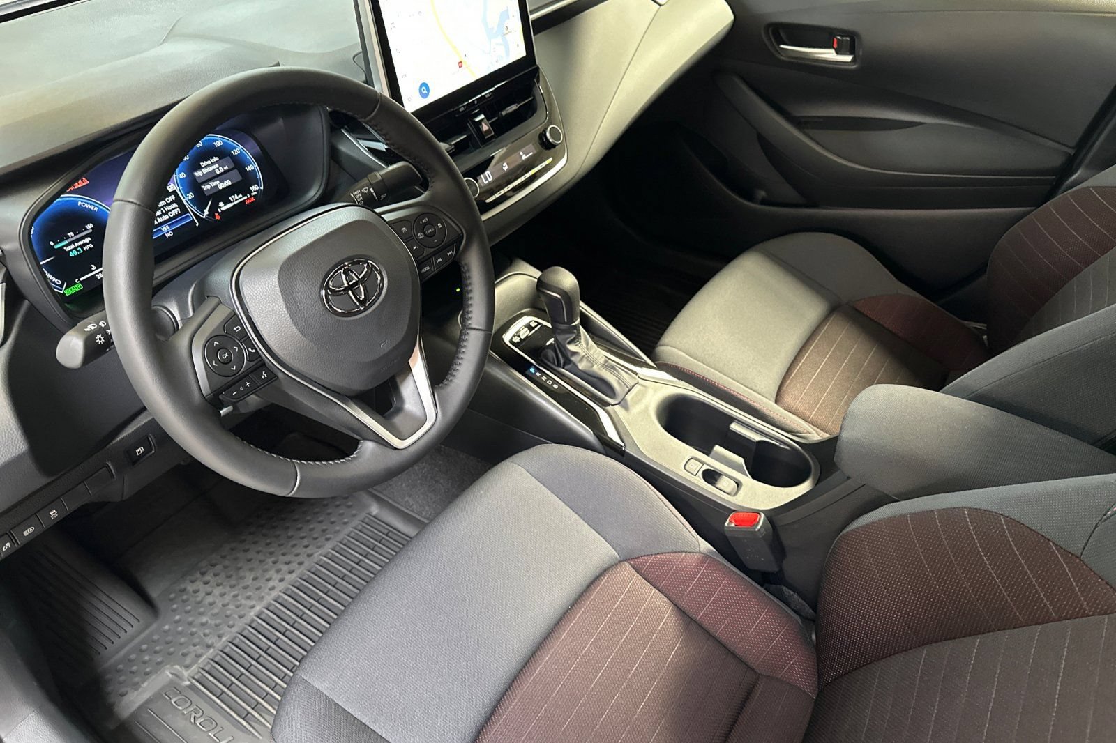 Used 2026 Toyota Corolla SE w/ SE Premium Package FWD image 10