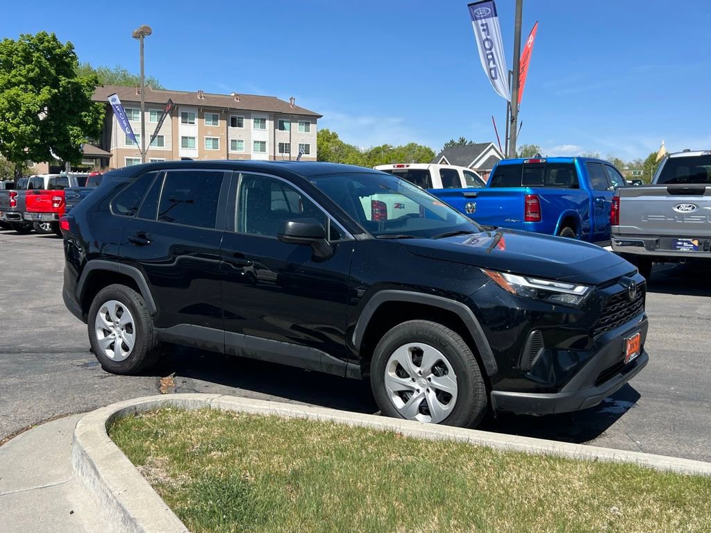 Used 2024 Toyota RAV4 LE AWD/4WD image 29