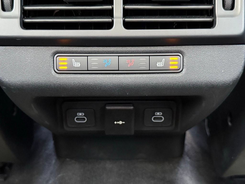 Certified 2026 Land Rover Range Rover Evoque Dynamic SE AWD/4WD image 35
