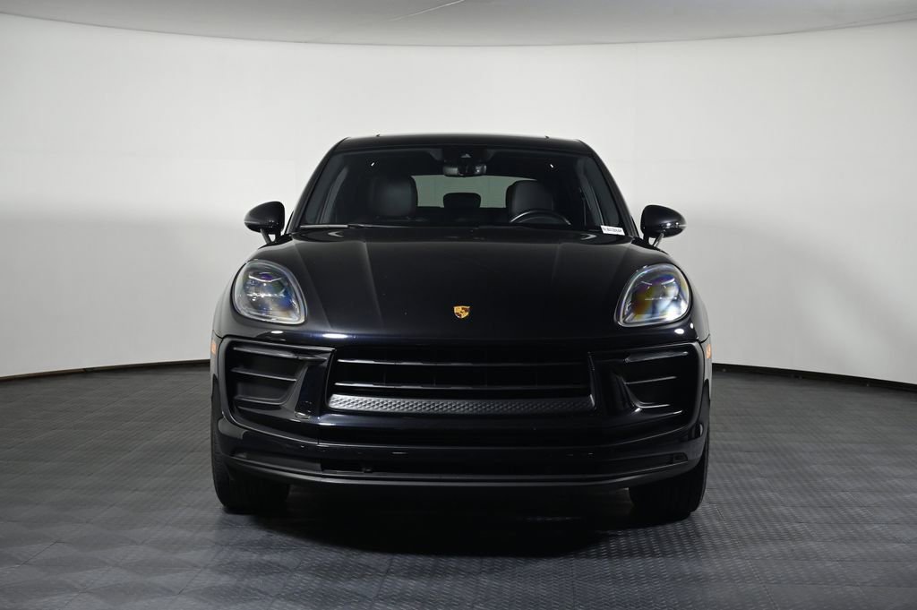 Certified 2022 Porsche Macan AWD/4WD image 10