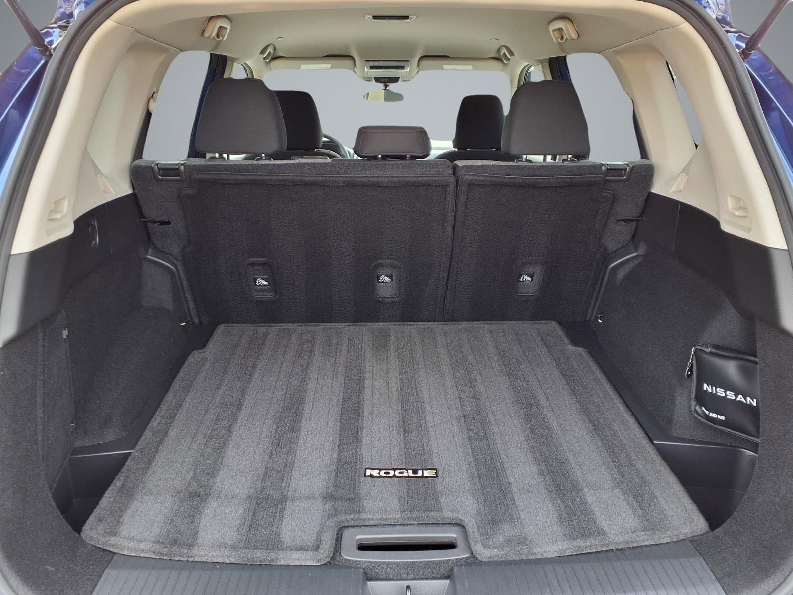 Used 2022 Nissan Rogue SV image 13