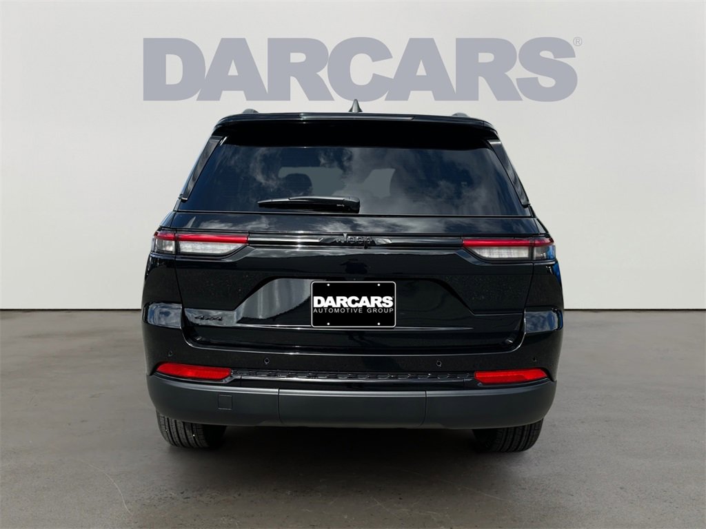 New 2025 Jeep Grand Cherokee Altitude image 6