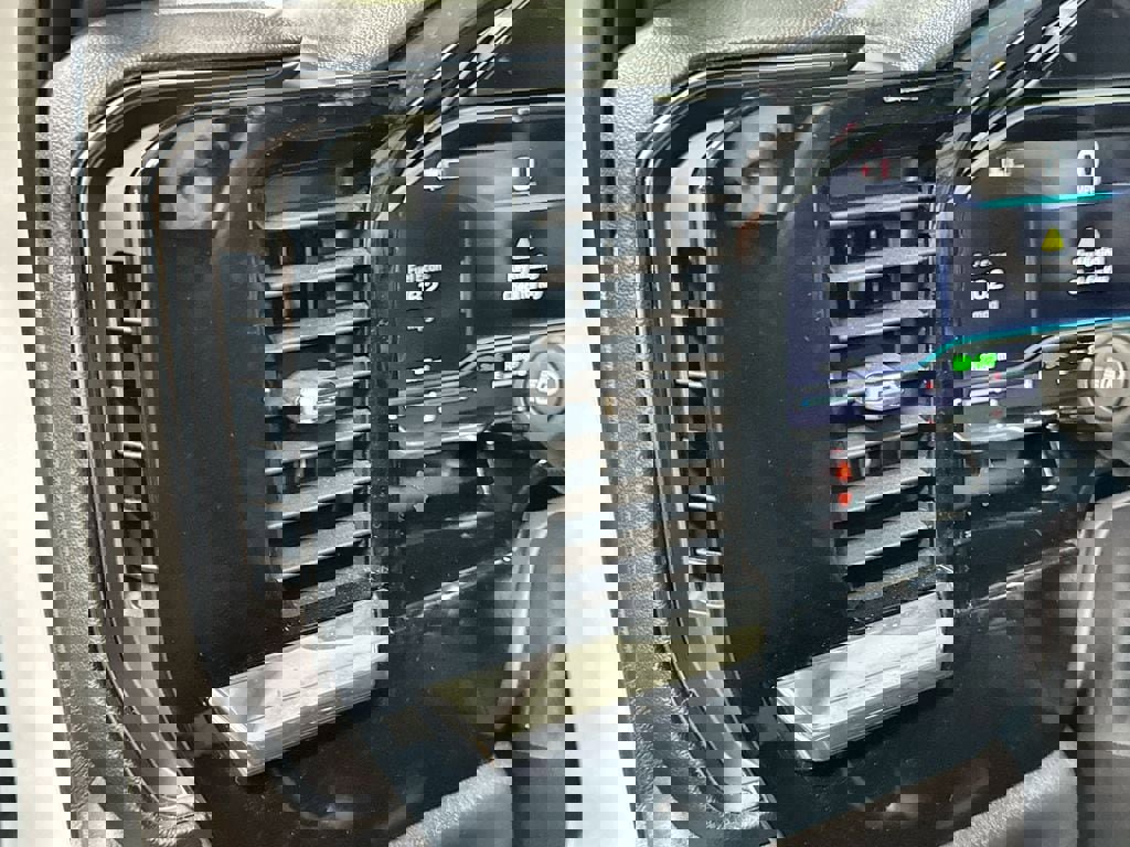 Used 2024 Chevrolet Silverado 1500 RST image 15