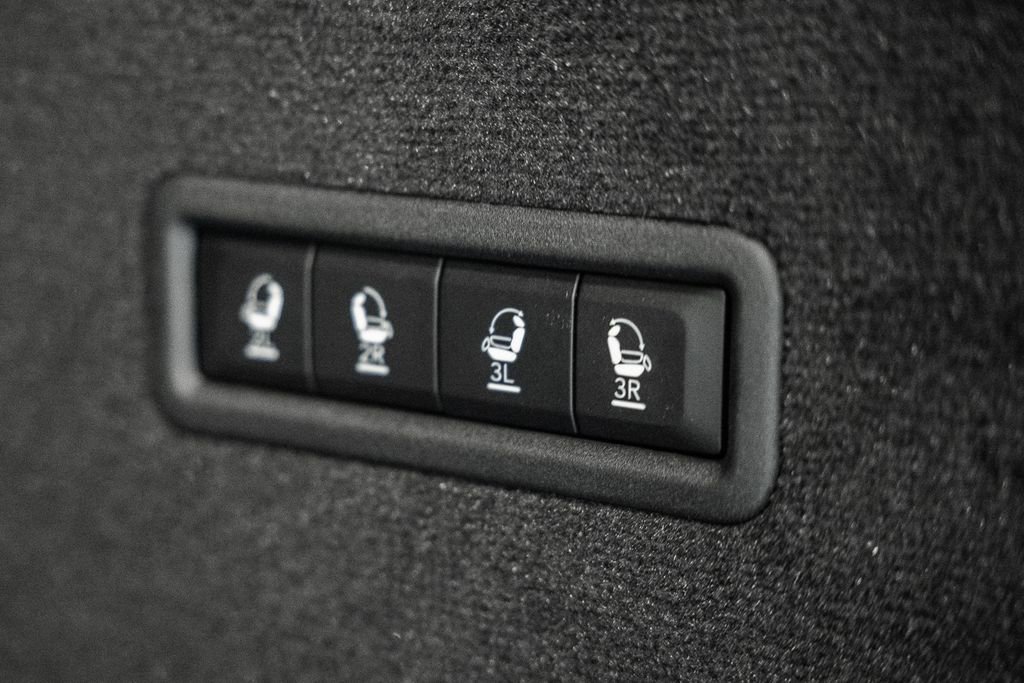 New 2024 Jeep Grand Wagoneer Series III w/ HD Trailer Tow Package image 10