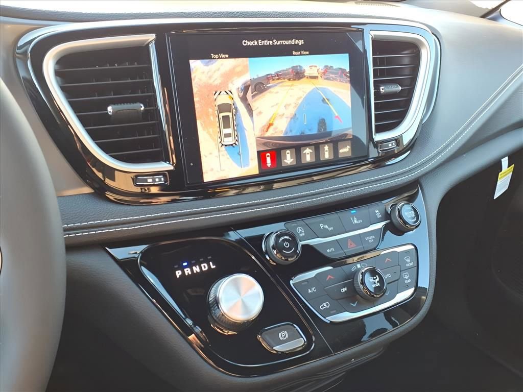 New 2026 Chrysler Pacifica Select image 20