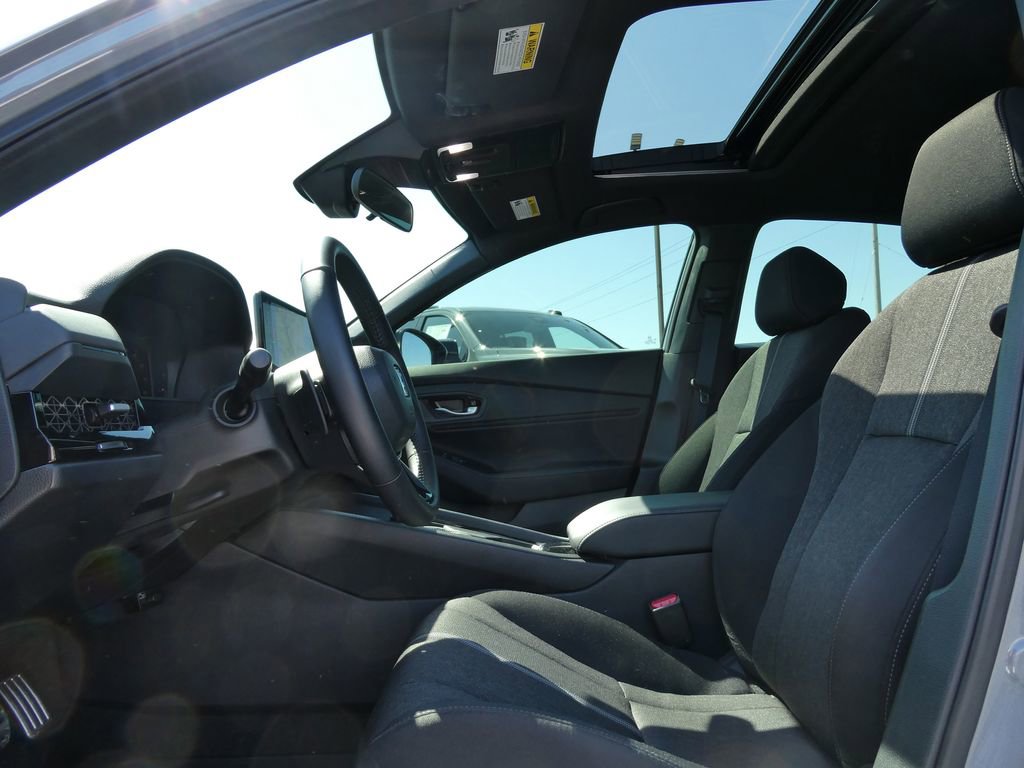 Used 2025 Honda Accord Sport image 19