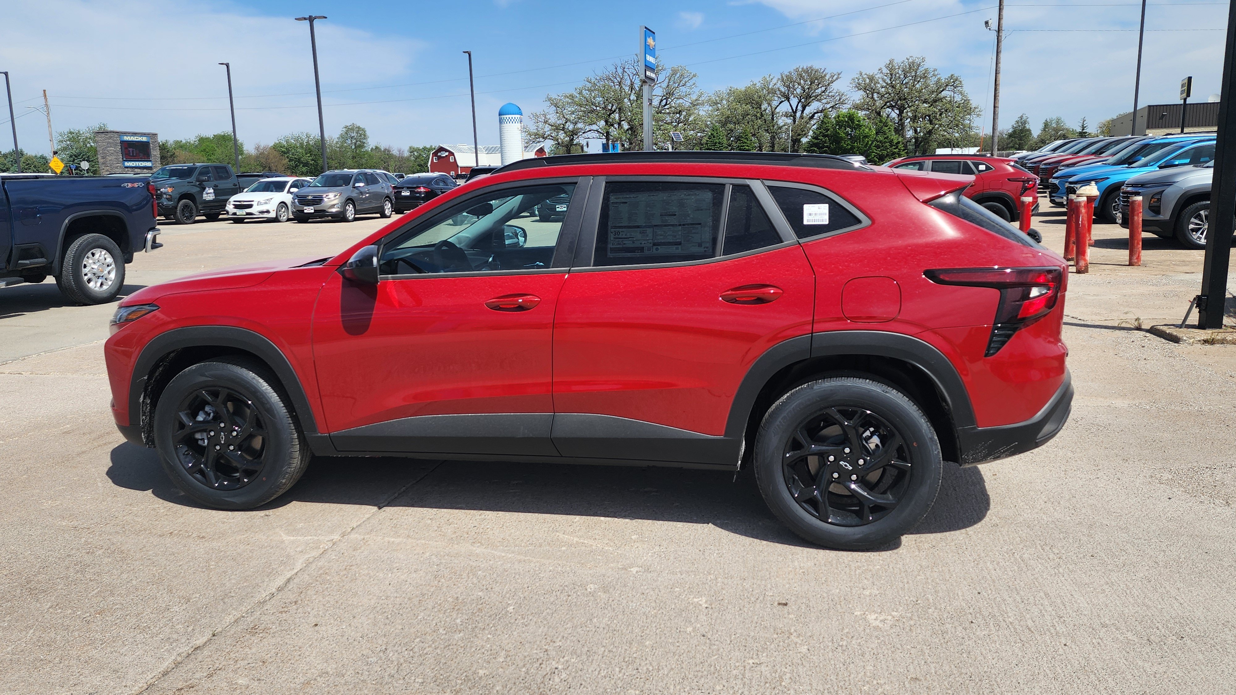 New 2026 Chevrolet Trax LT w/ Sunroof Package FWD image 8