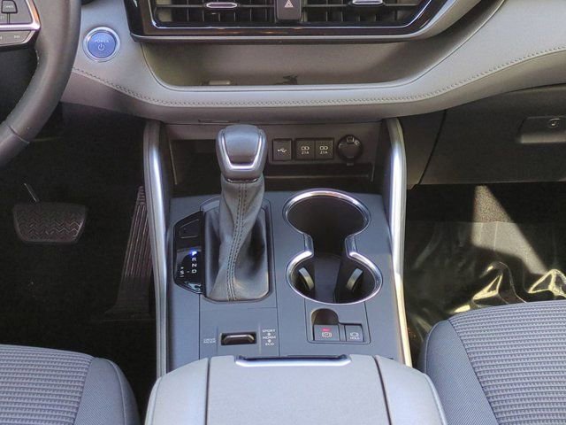 Used 2021 Toyota Highlander LE image 18