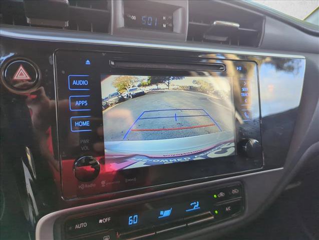 Used 2018 Toyota Corolla LE image 12