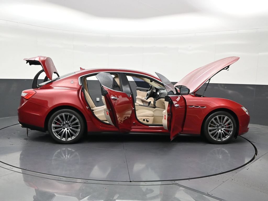 Used 2017 Maserati Ghibli w/ Luxury Package RWD image 31