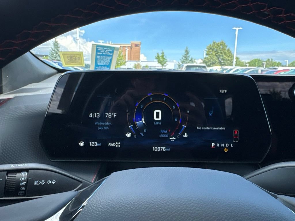 Used 2025 Chevrolet Equinox RS AWD/4WD image 8