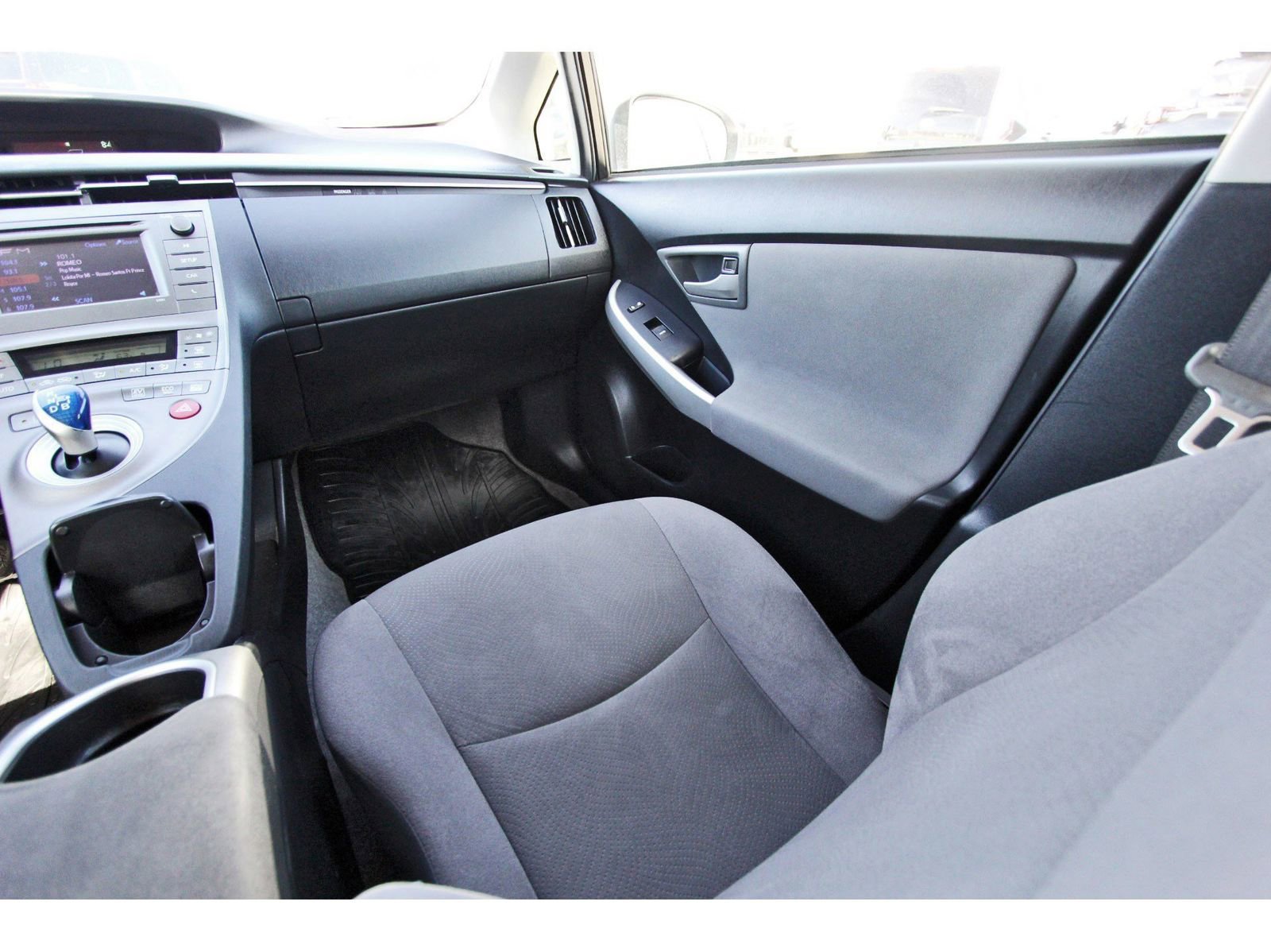 Used 2015 Toyota Prius Two image 12