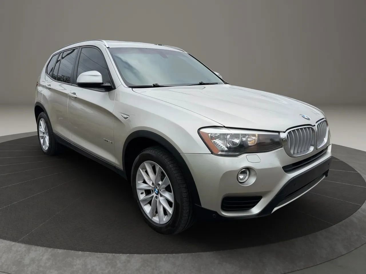 Used 2017 BMW X3 sDrive28i image 2