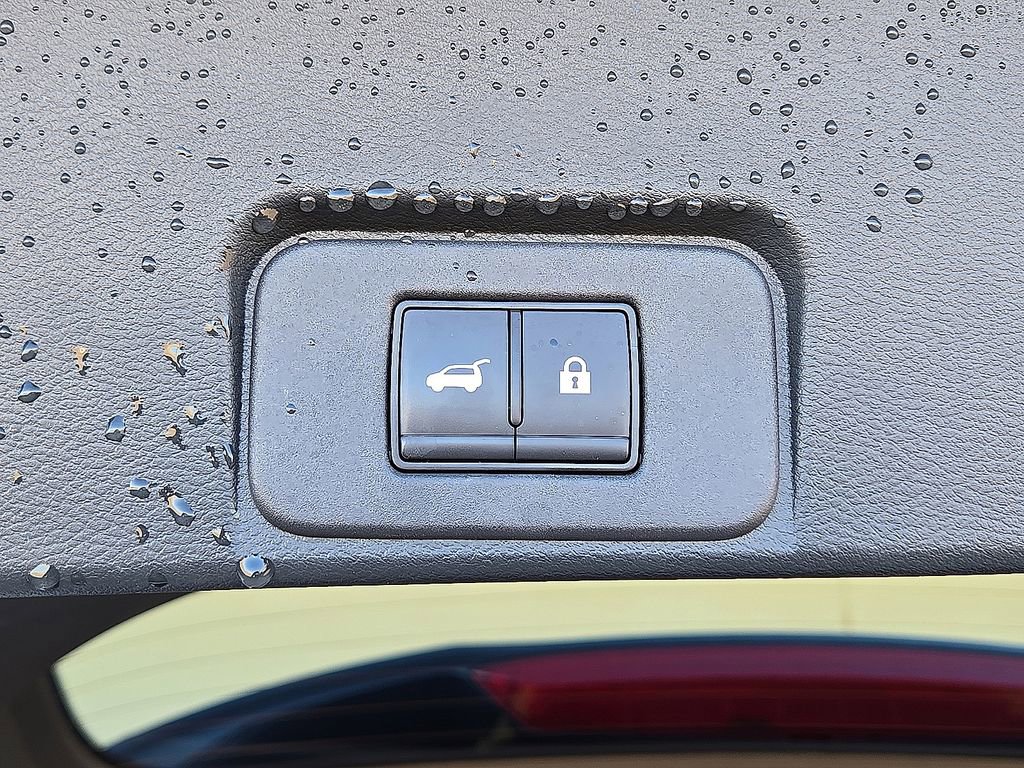 Used 2024 Nissan Rogue SL w/ SL Premium Package image 14