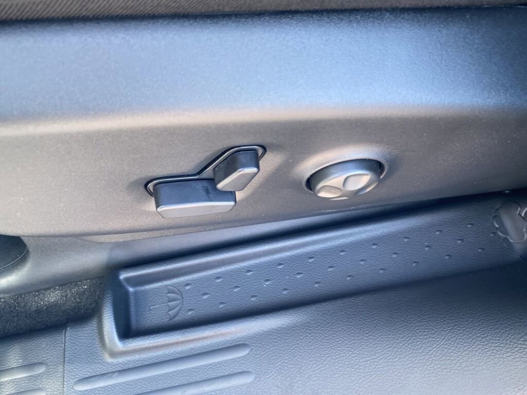 New 2026 Chrysler Pacifica Select w/ S Appearance Package image 13