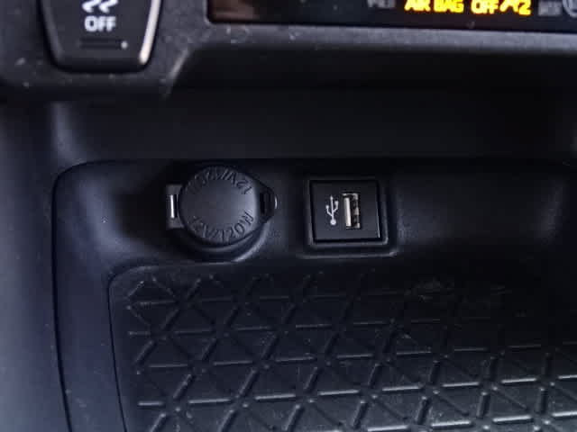 Used 2023 Toyota RAV4 XLE Premium AWD/4WD image 31