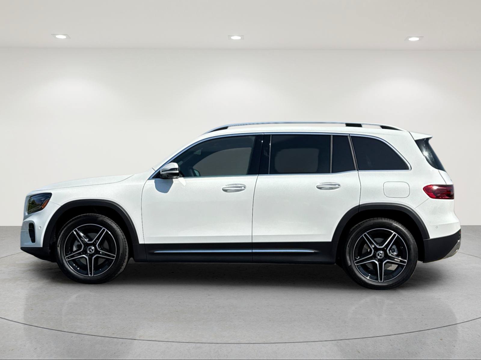 New 2026 Mercedes-Benz GLB 250 4MATIC image 2