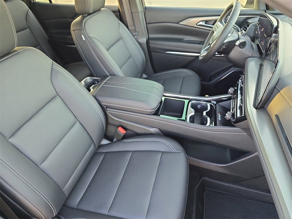 New 2025 Chevrolet Traverse LT w/ Enhanced Driving Package image 10