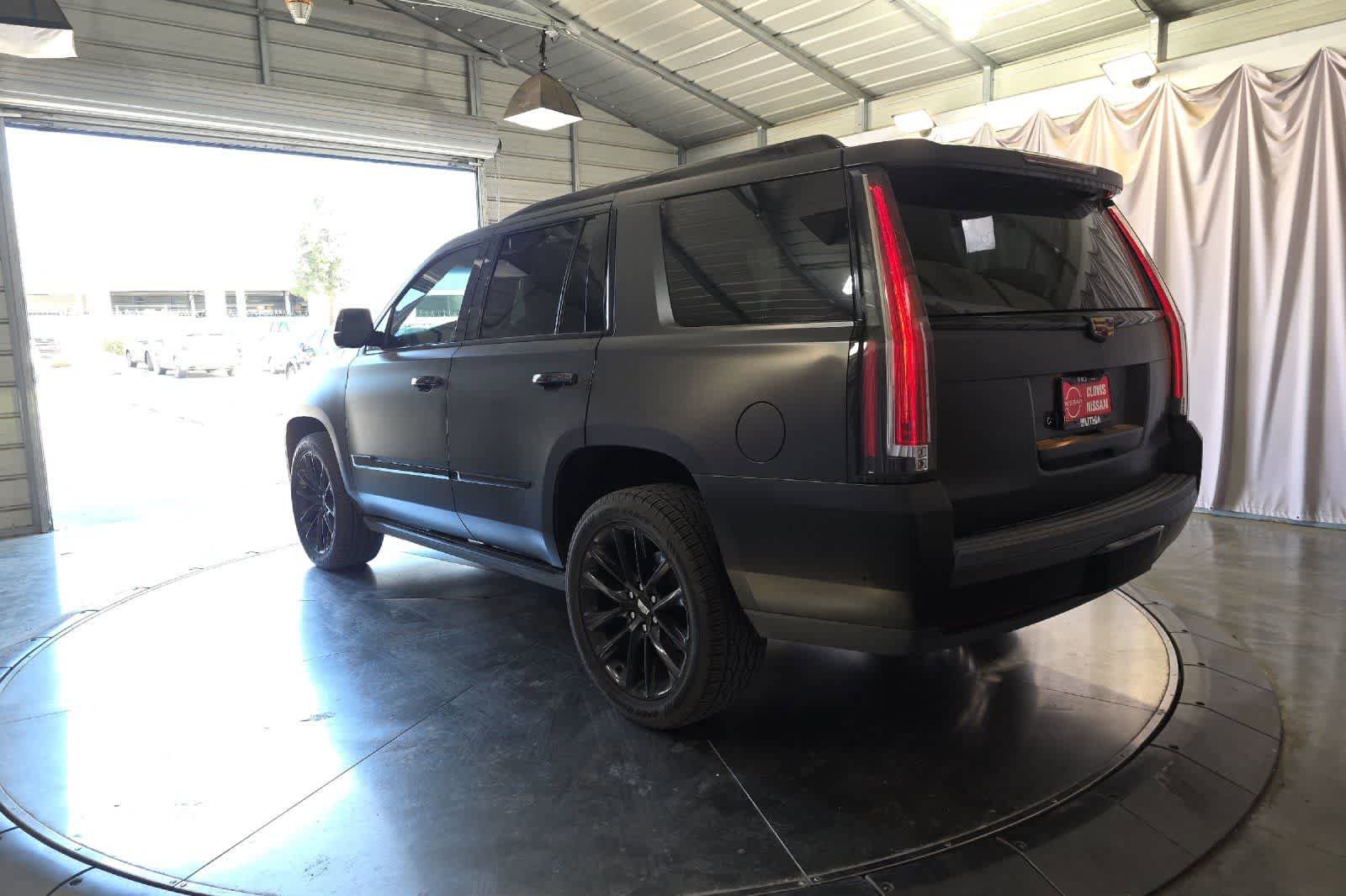 Used 2019 Cadillac Escalade Platinum w/ Escalade Sport Edition AWD/4WD image 7