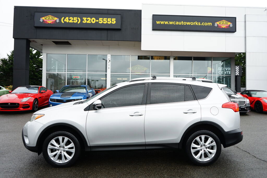 Used 2014 Toyota RAV4 Limited w/ Technology Package image 2