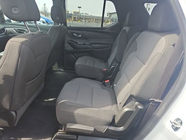 Used 2023 Chevrolet Traverse LT image 25