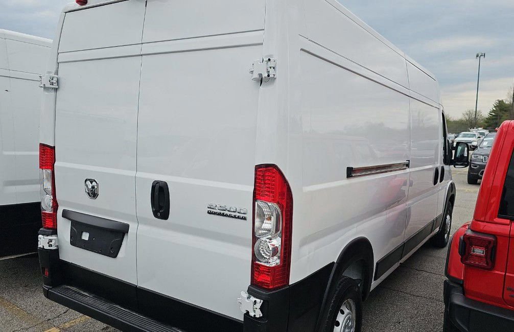 Used 2023 RAM ProMaster 2500 FWD image 3