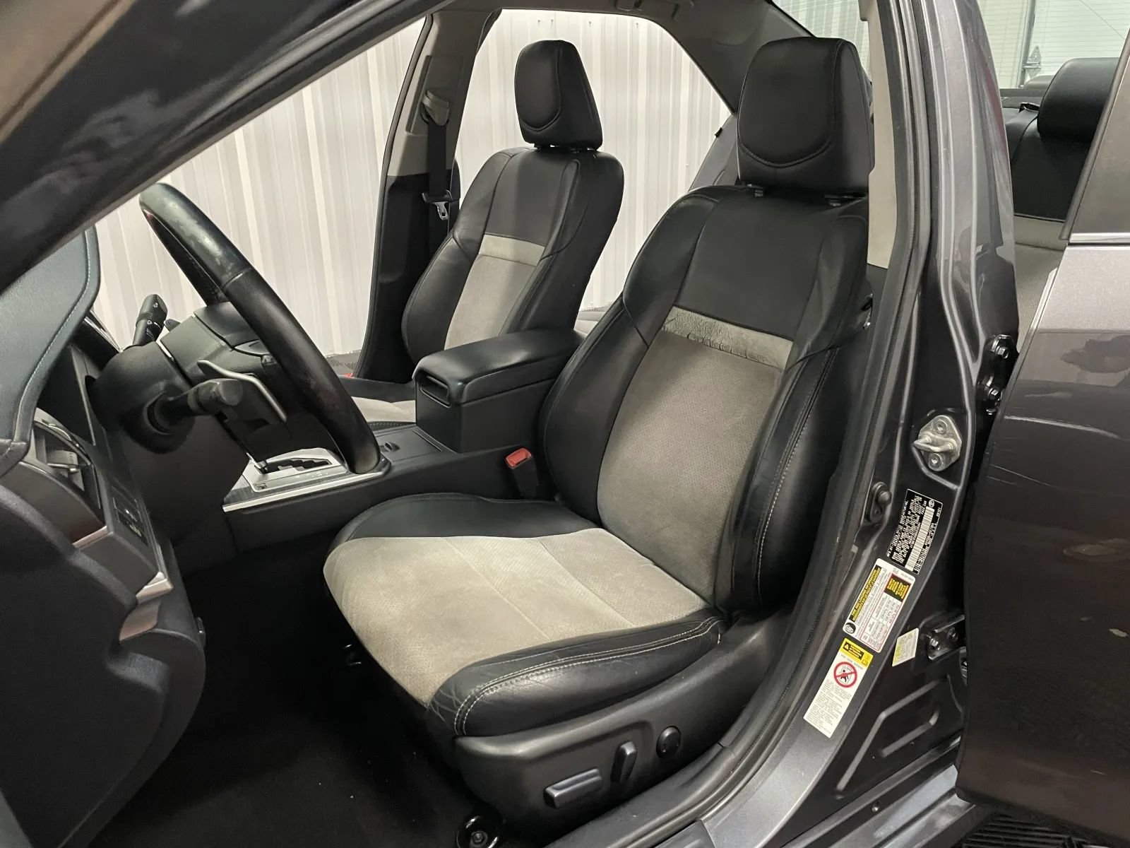 Used 2013 Toyota Camry SE w/ Leather Pkg FWD image 35