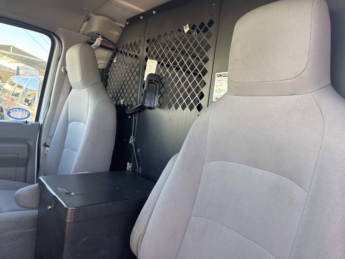 Used 2013 Ford E-150 and Econoline 150 image 9