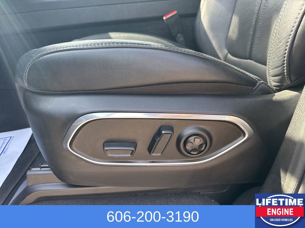 Used 2024 Jeep Wagoneer Series II w/ Flexible Seating Group image 25