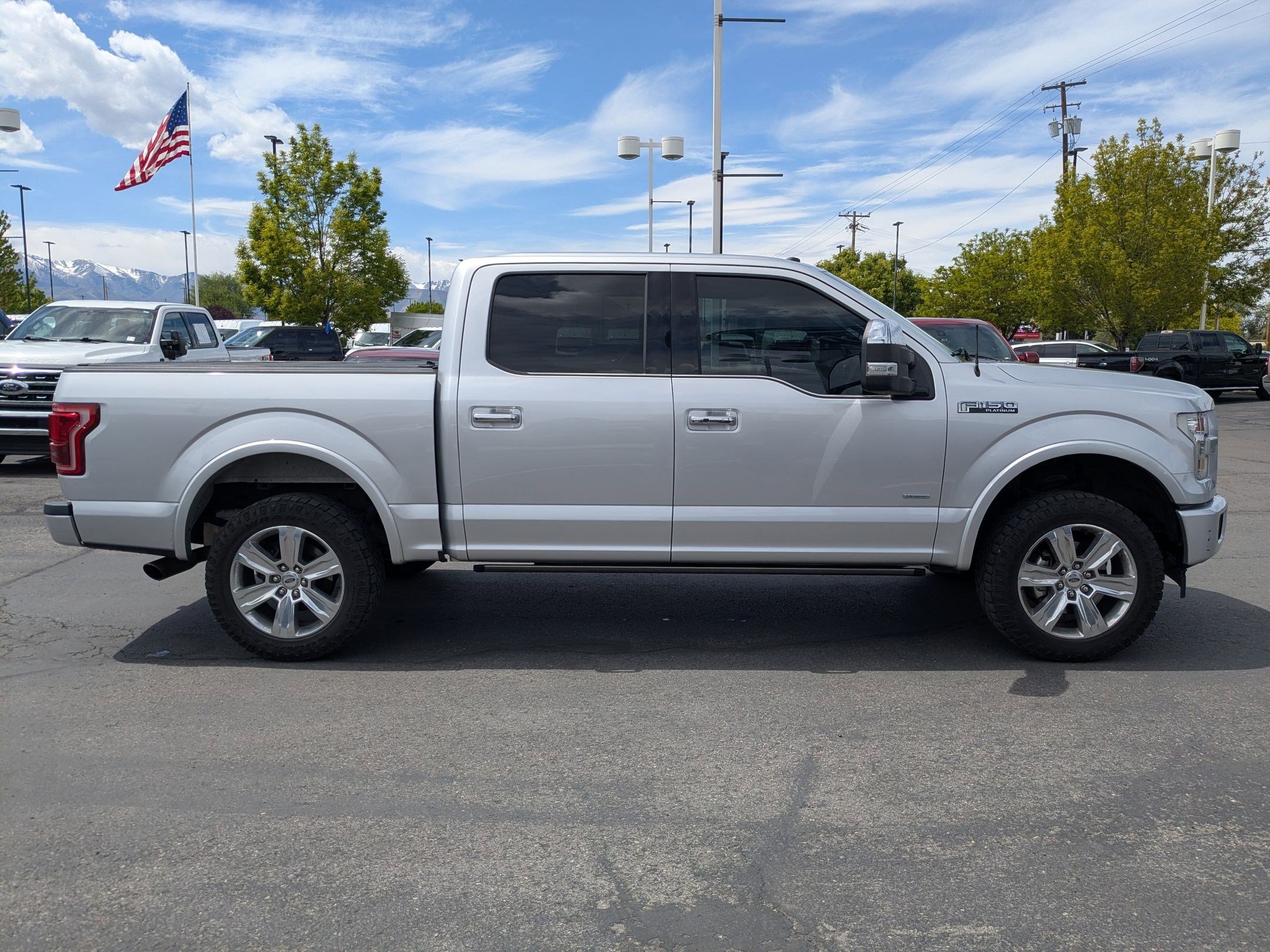 Used 2017 Ford F150 Platinum w/ Equipment Group 701A Luxury AWD/4WD image 2